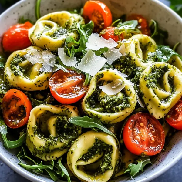 Tortellini-Salat mit Pesto