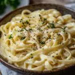 Nudeln in K&auml;se Sahne So&szlig;e